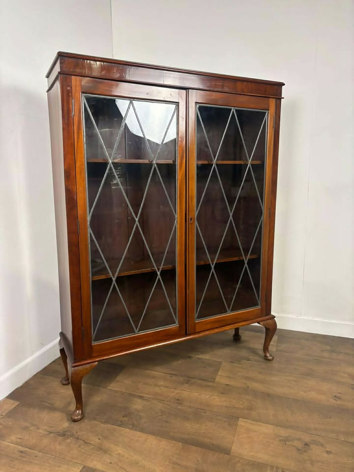 Early 20th Century Mahogany Bookcase on Queen Anne Legs