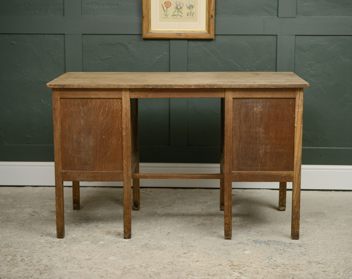 Vintage Oak Kneehole Desk - 1940s - Great Patina