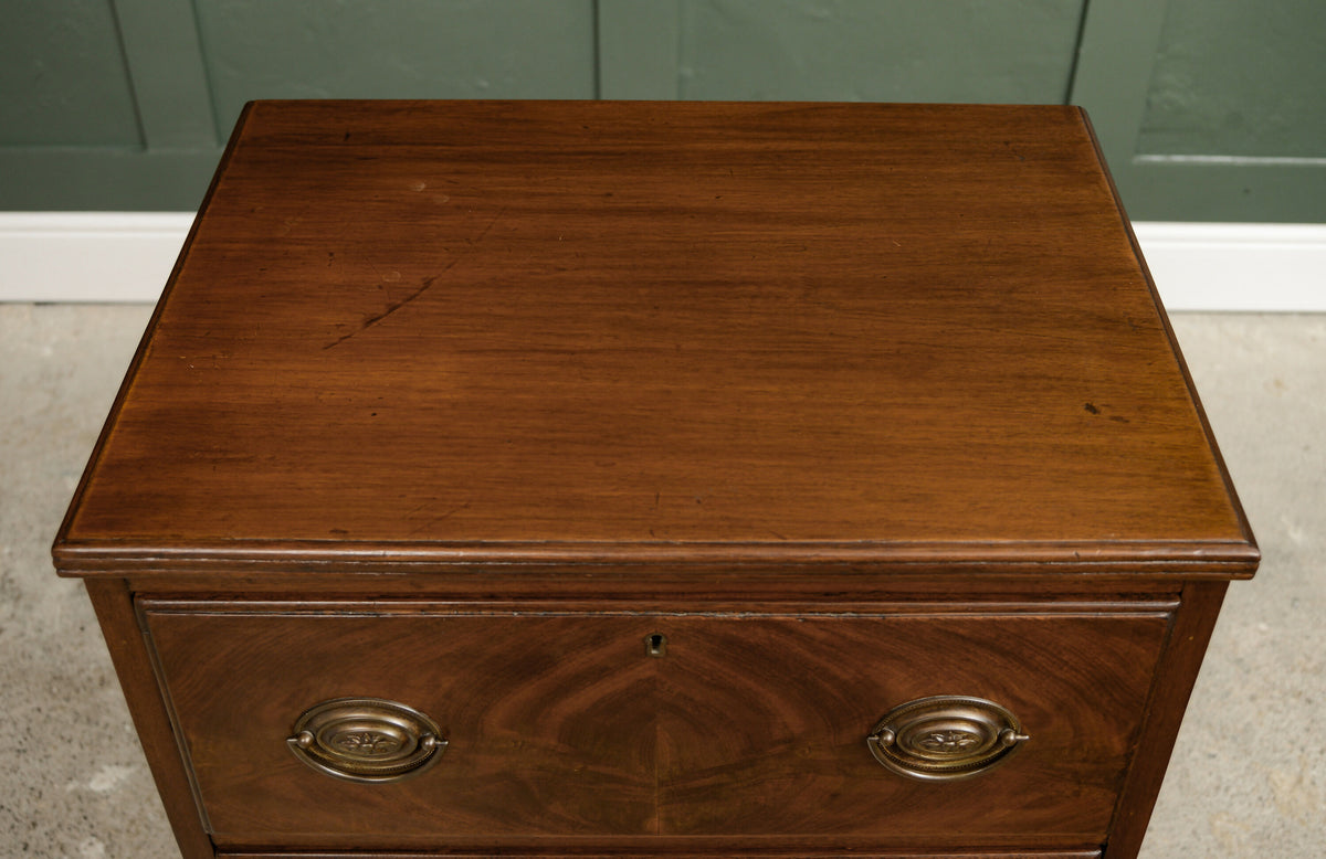 Small Georgian Mahogany Chest of Drawers with Bracket Feet