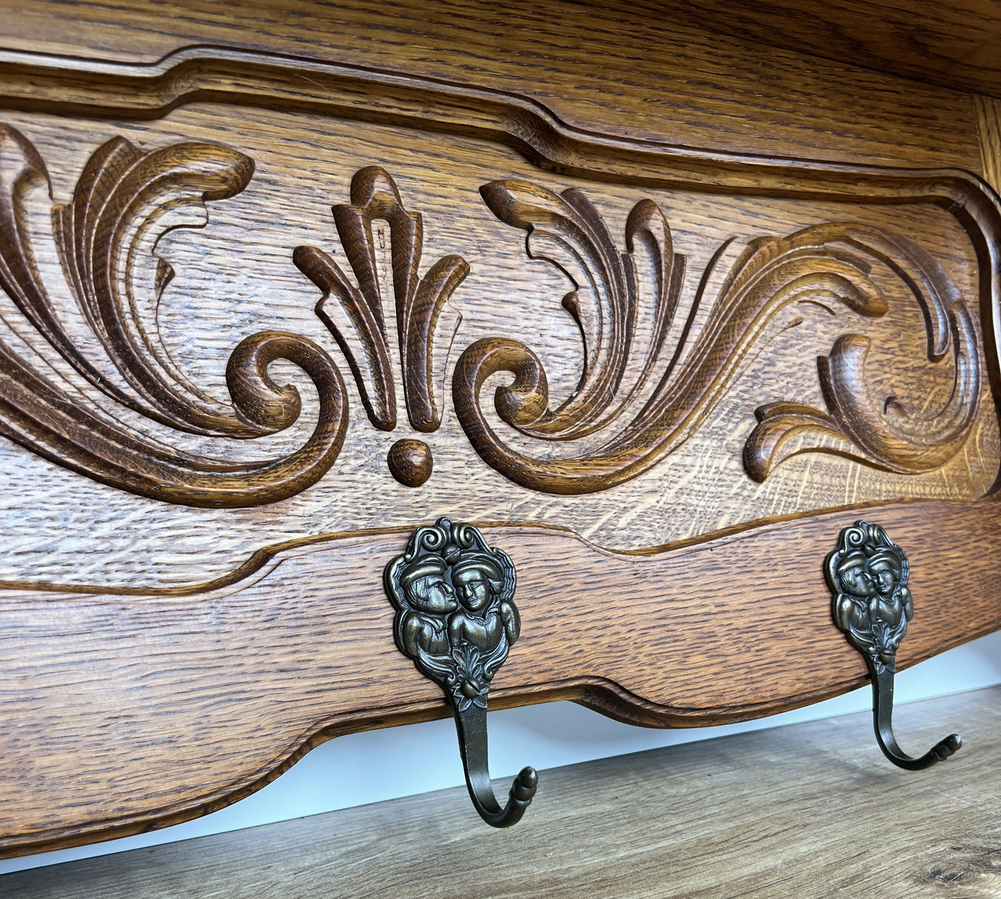 Coat Rack Vintage French Carved Oak Wall Mounted 5 Hooks Rack Hanger LOT 6367