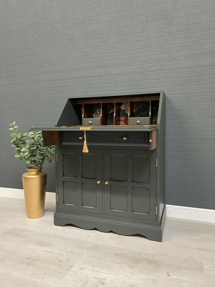 Stunning Solid Oak Bureau / Desk Home Office