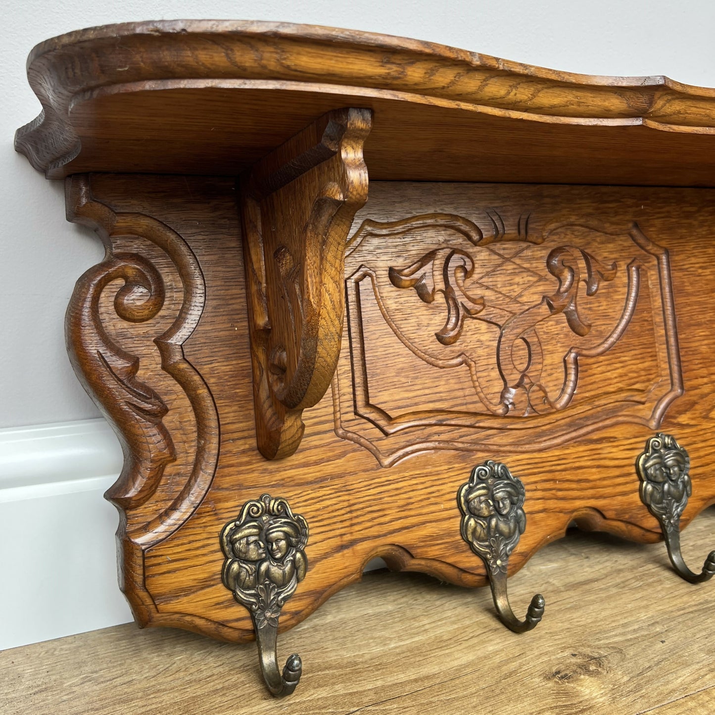 Coat Rack Vintage French Carved Oak Wall Mounted 6 Hooks Rack Hanger LOT 6227