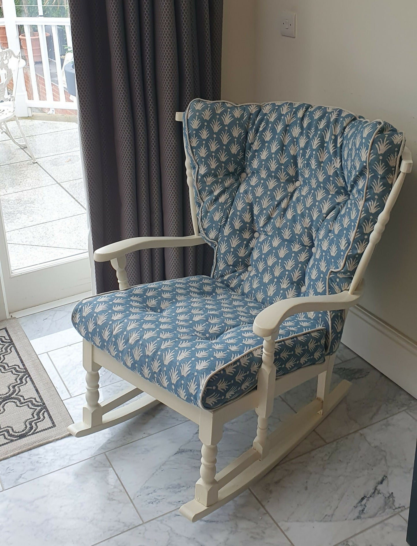 ROCKING CHAIR Restored and Reupholsteted New England / Coastal Style. Very Good