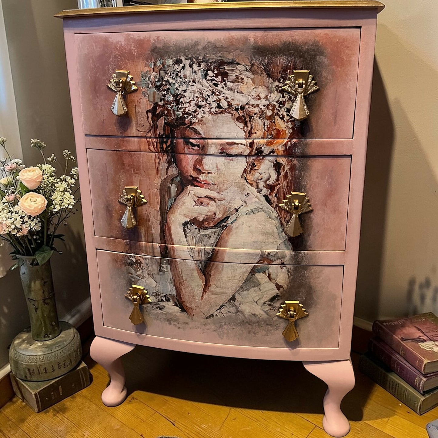 Vintage chest of drawers