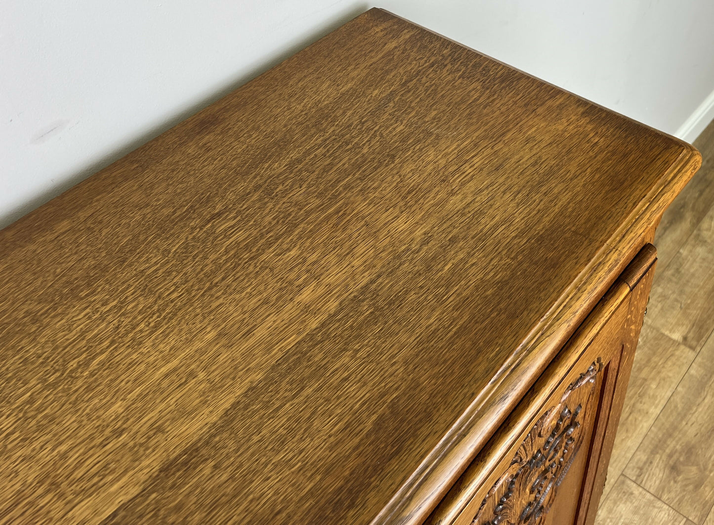 Cabinet Vintage French Louis XIV Oak Sideboard with Carved Cupboard LOT 6251