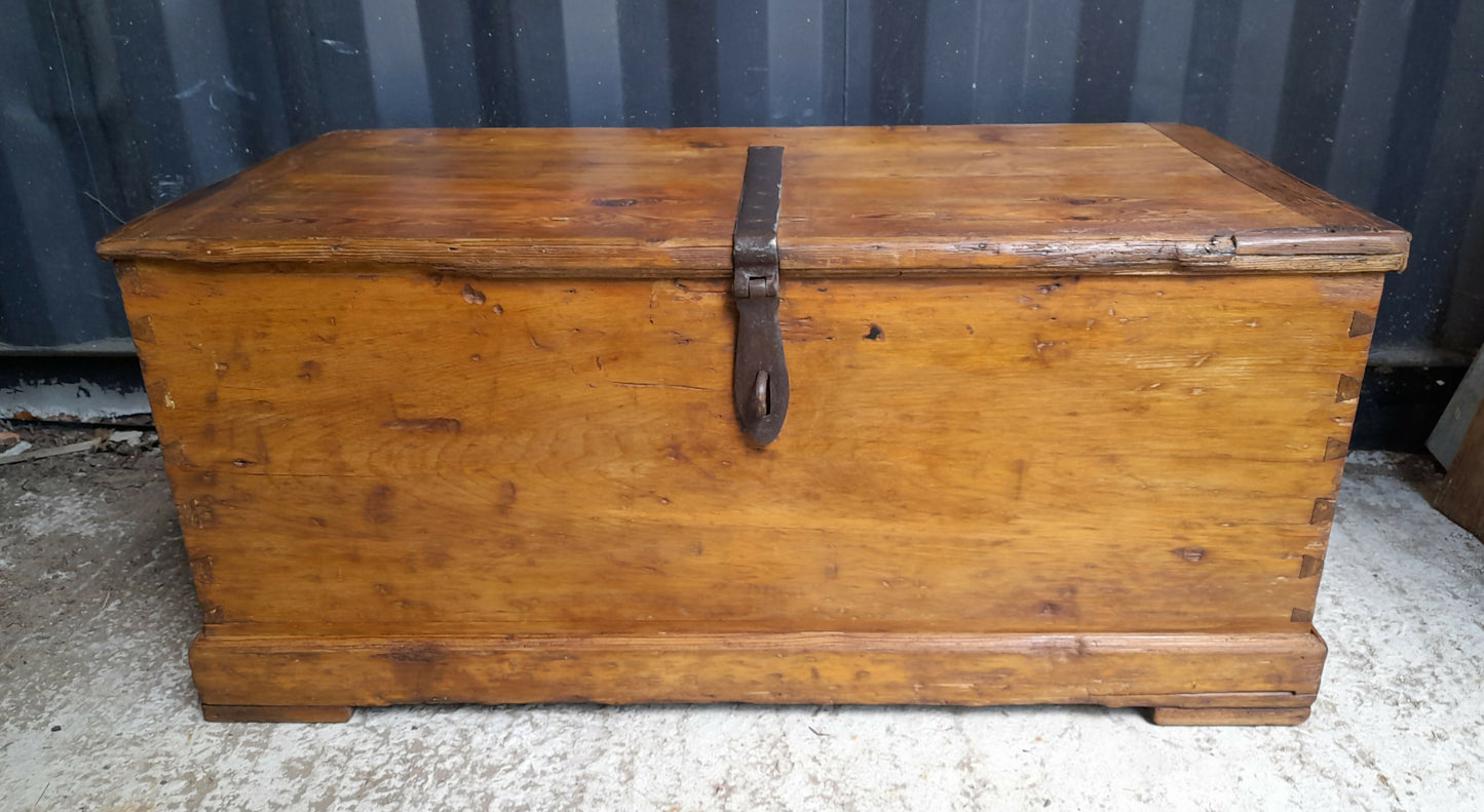 Large Victorian Pine Blanket Box