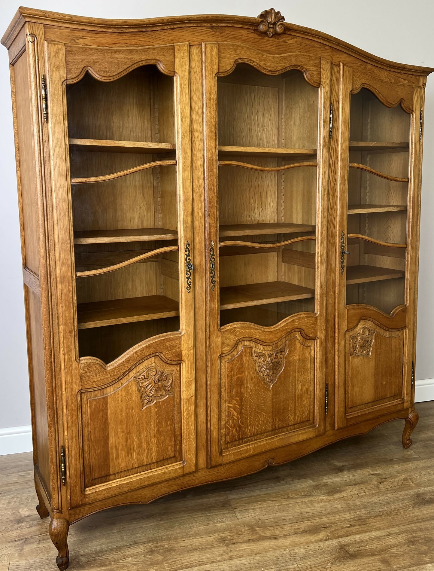 Bookcase Vintage French Louis XVI Oak Display Cabinet Carved Sideboard LOT 6313