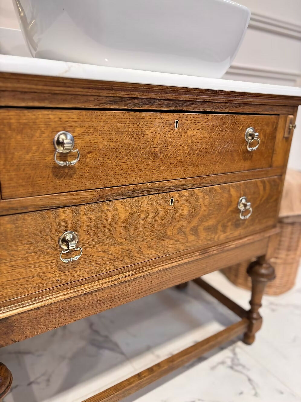 W79.3mm Oak Vintage Bathroom Vanity Unit With Sink