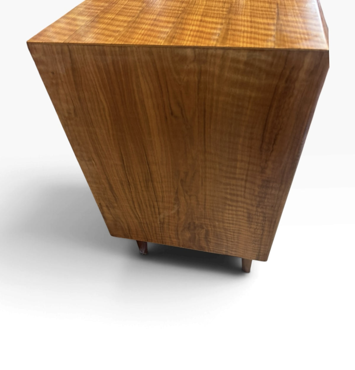 Mid-Century Quartersawn Sycamore Chest of Drawers by Maple & Co