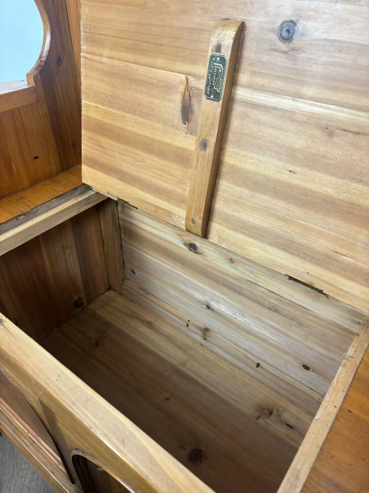 Victorian style Pine Single Seat Settle