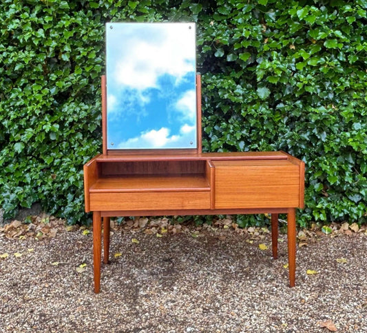 Vintage Melvin Mikkelsen Møbler Dressing Vanity Table