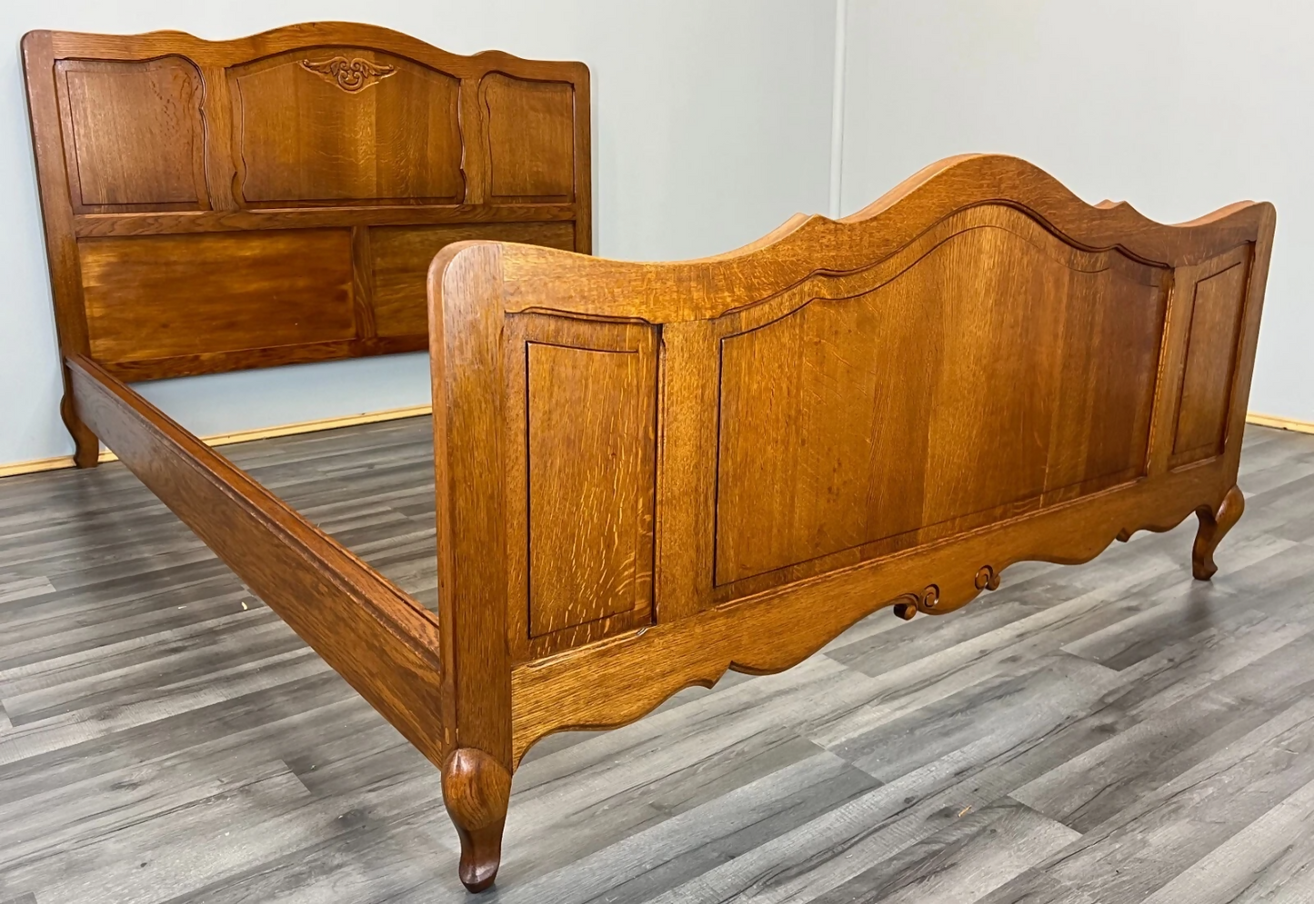 Bed Vintage French Louis XVI Oak Double Bed Frame Carved Headboard LOT 3664