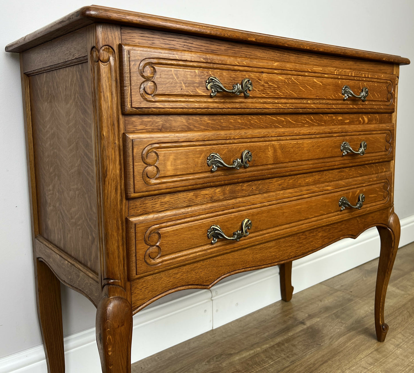Chest of Drawers Vintage French Louis Oak 3 Drawers Carved Cabinet LOT 6234