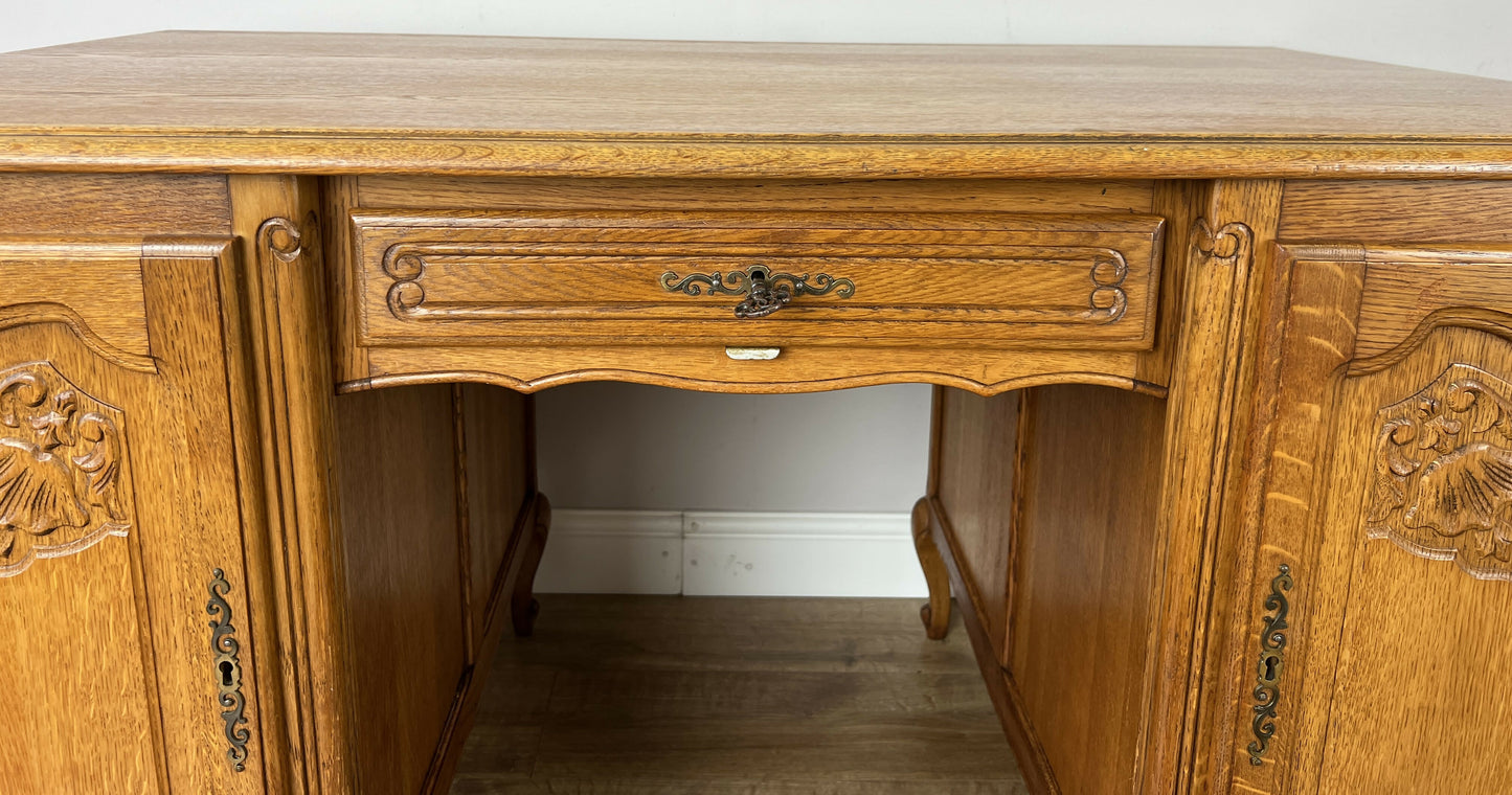 Cabinet Vintage French Louis XIV Style Carved Oak 8 Drawers Sideboard LOT 6460