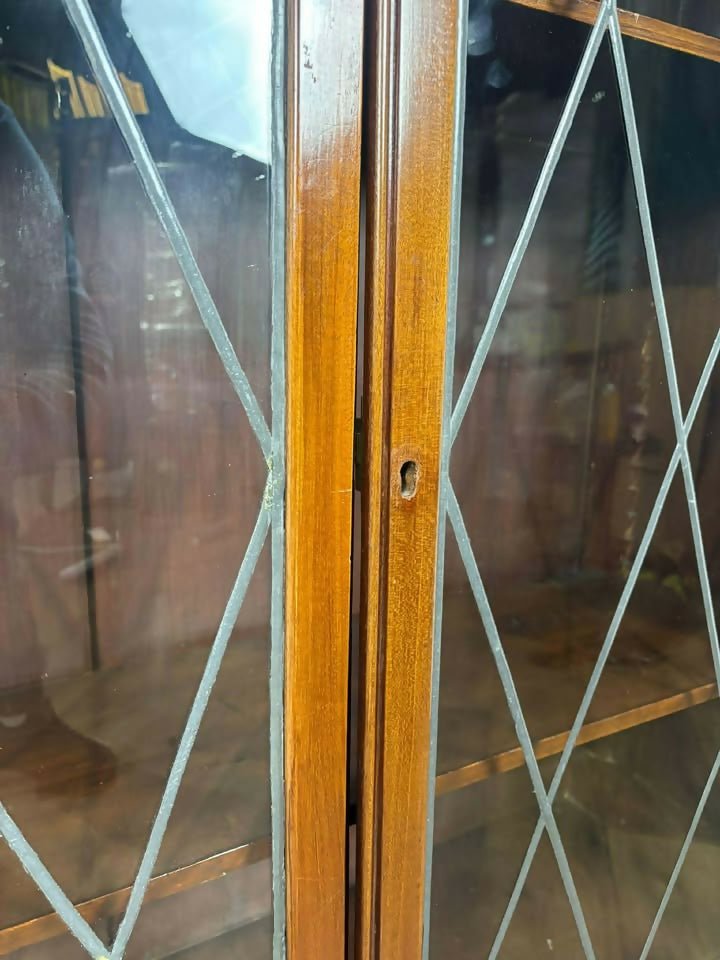Early 20th Century Mahogany Bookcase on Queen Anne Legs