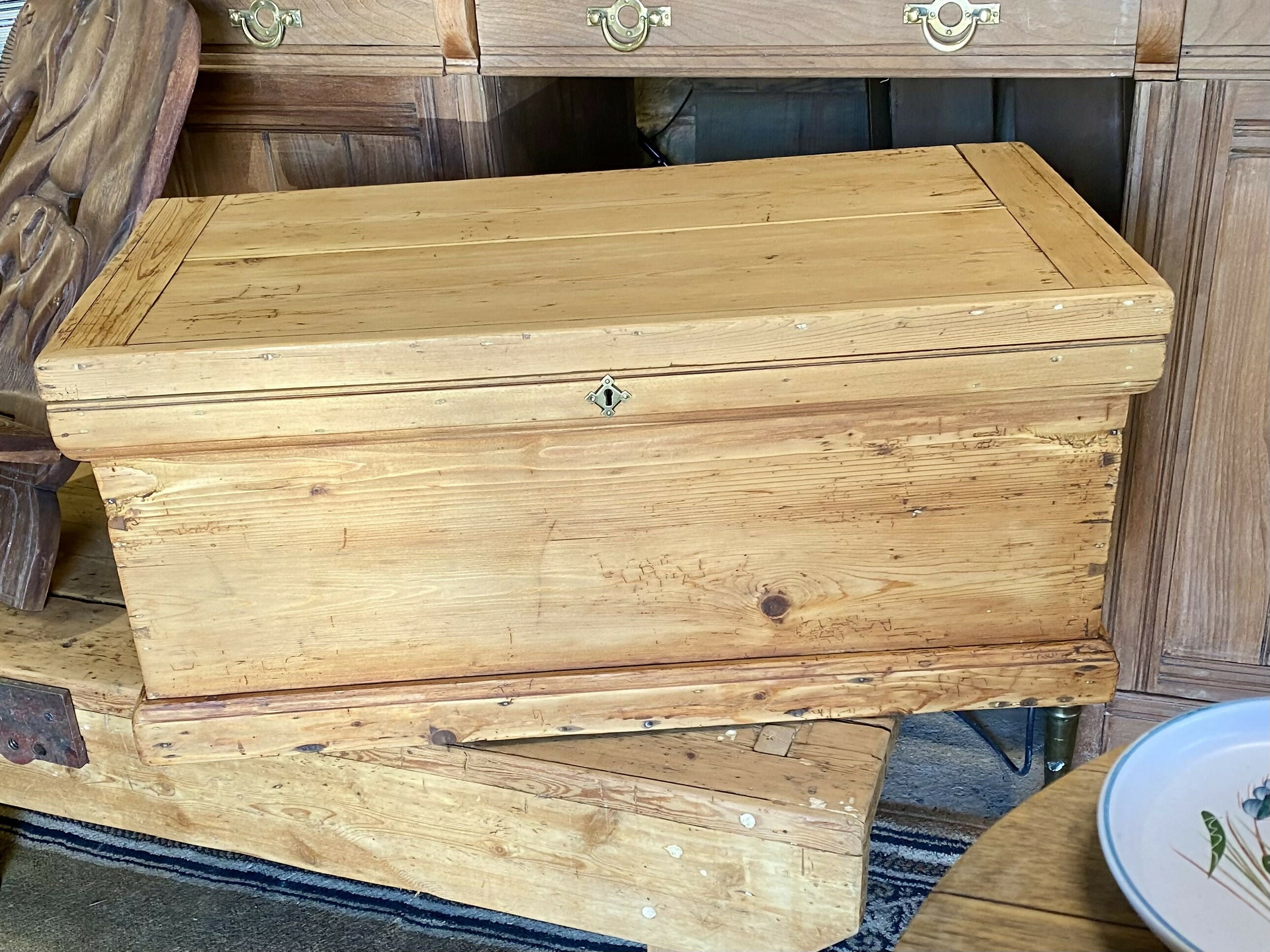 200 year old pine carpenter box – Upcite