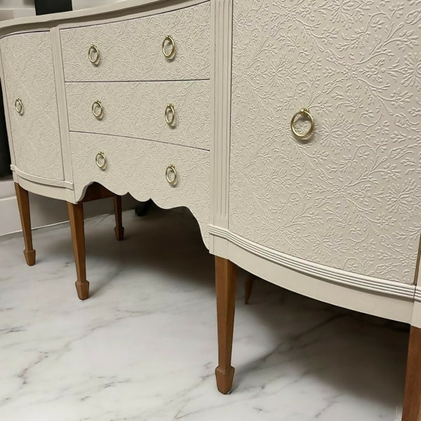 Stunning And Elegant Vintage Regency Mahogany Sideboard