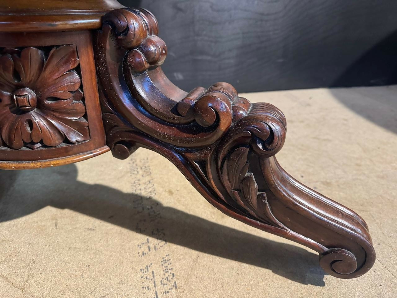 Large French Gueridon centre Table