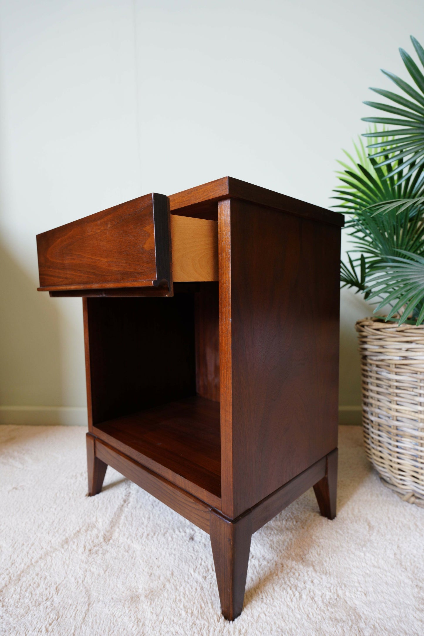 Peppler Furniture Co. 'The Hanover Line' Retro Bedside Nightstand In Figured Walnut – Canada, C. 1960s