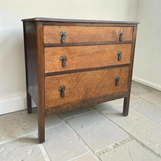 Vintage 1930’s period Oak chest of drawers.