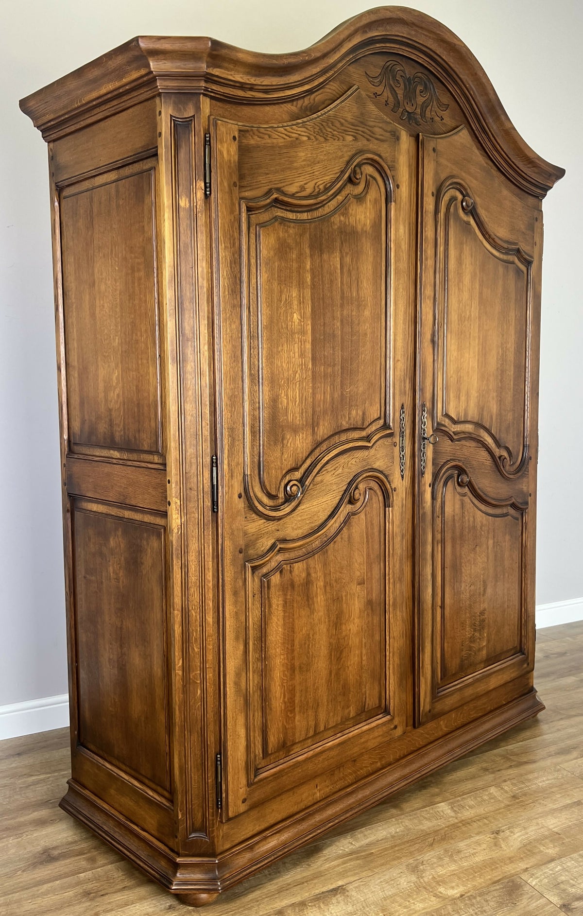Wardrobe Vintage French Style Oak Two Door Bedroom Storage Armoire LOT 6489