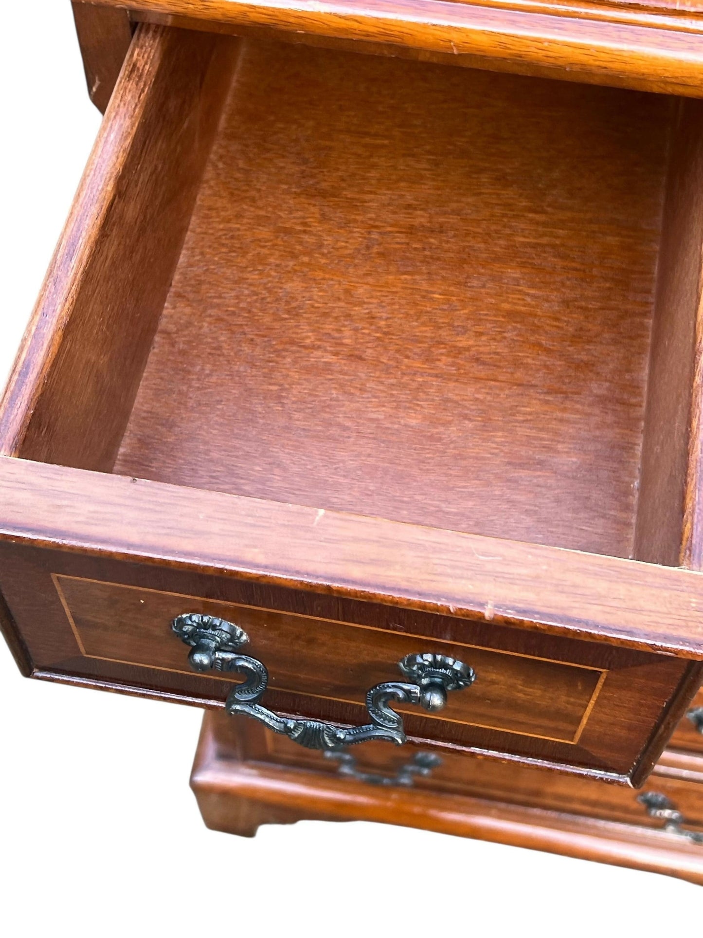 Vintage Georgian style Mahogany chest of drawers / bedside table priorandpender 5 out of 5 stars