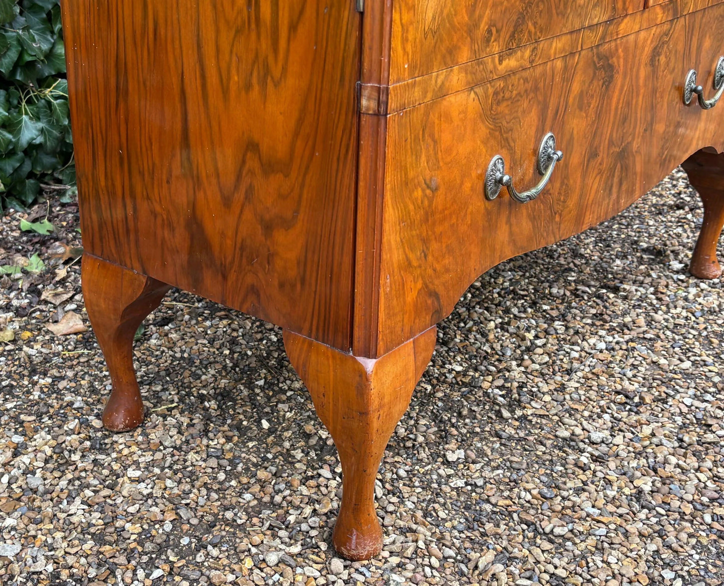 Vintage 1930's Art Deco Burr Walnut Drinks Cocktail Cabinet