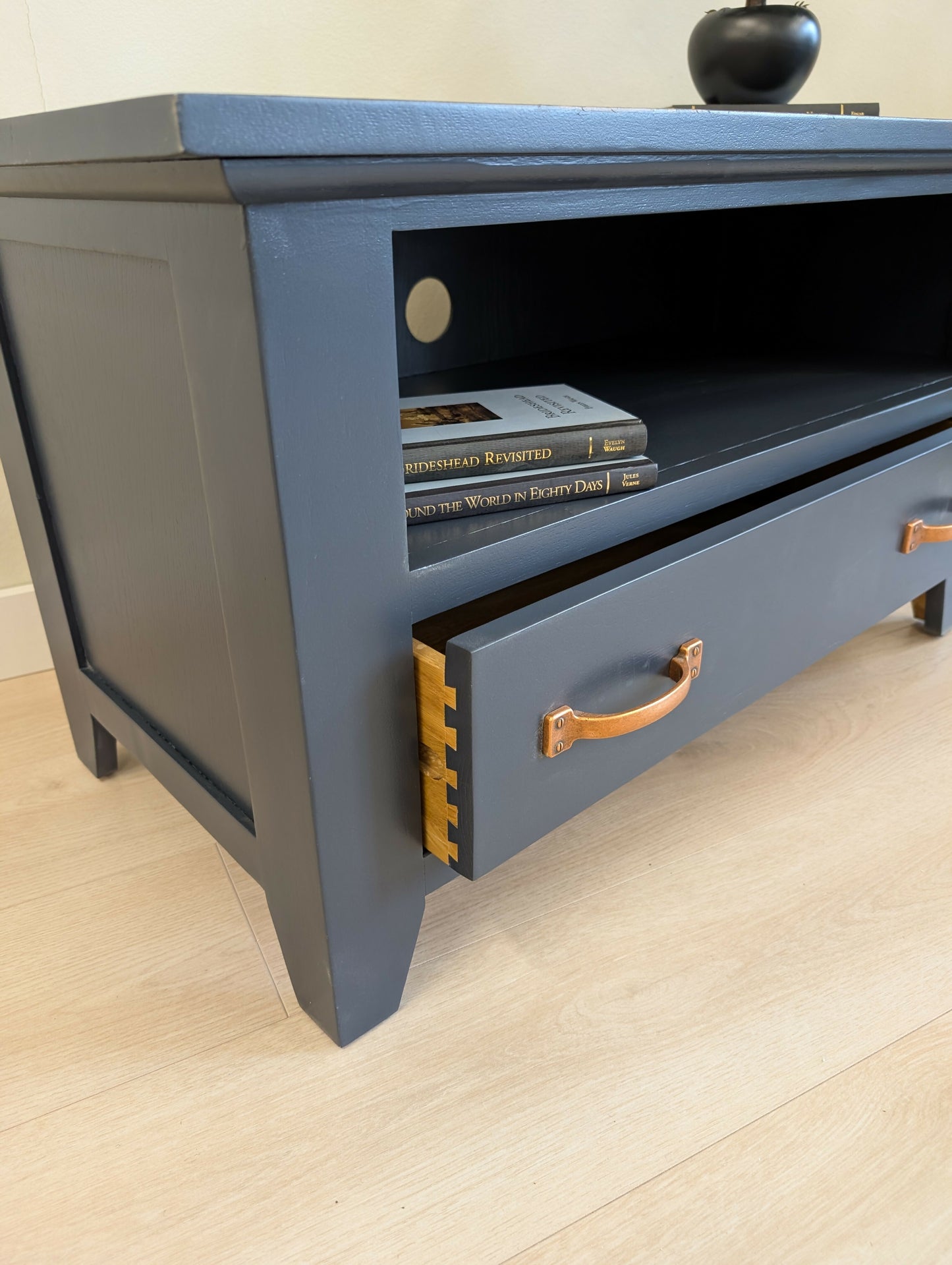 Solid Oak Console/TV Unit Hand-Painted Deep Blue with Highland Cow