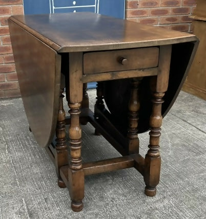 Titchmarsh & Goodwin Antique Style Oak Dropleaf Gateleg Dining Table Rl 42