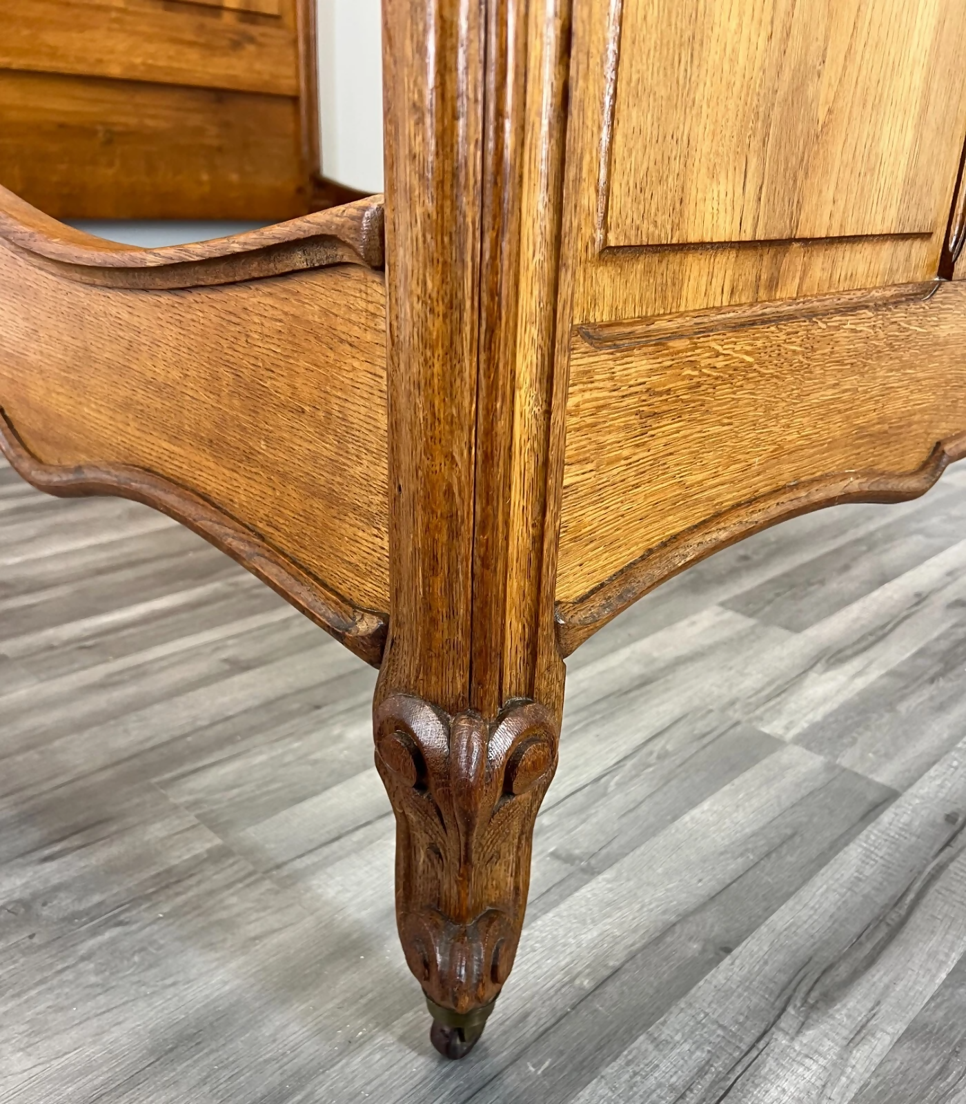 Bed Antique French Style Oak Double Bed Frame Carved Headboard LOT 3711