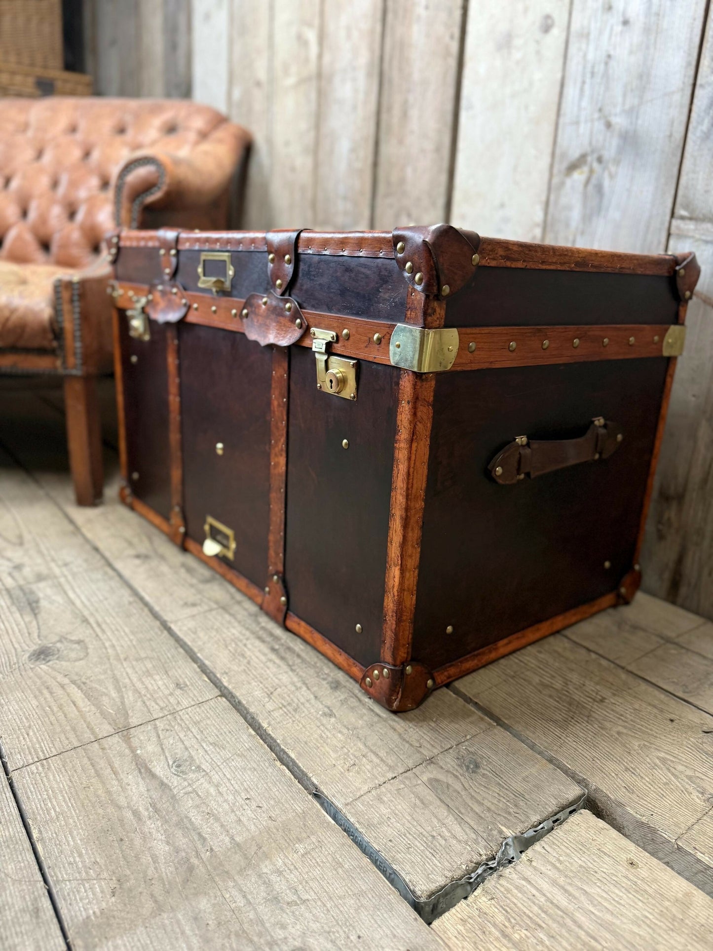 Vintage storage trunk chestnut brown leather
