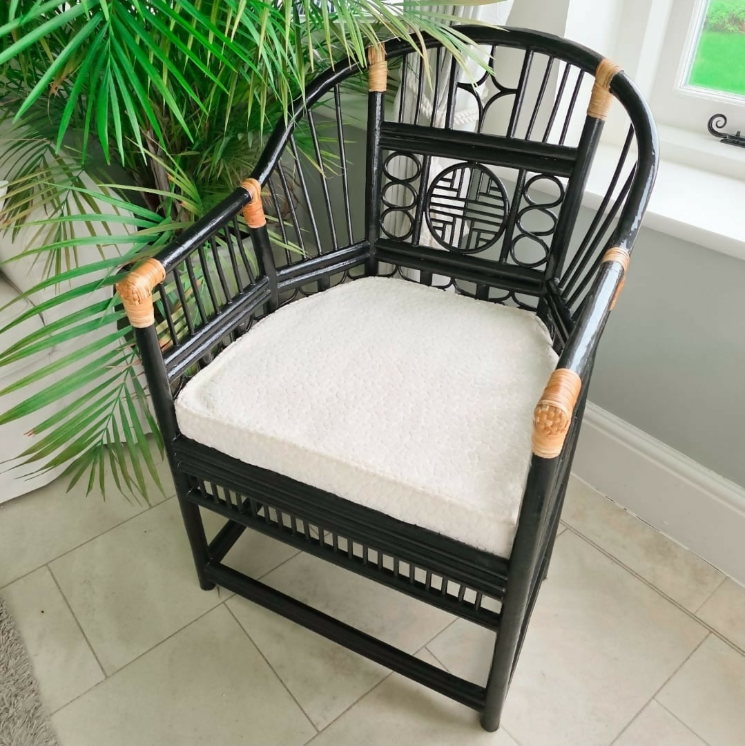 Brighton Pavilion Style Horseshoe Back Chair Bamboo Fretwork Geometric Motifs Black Laquer Finish In Excellent Condition