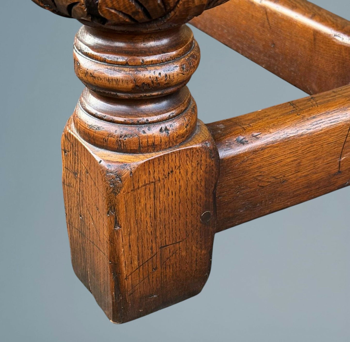 Large Oak Extending Dining Table Seats 8-10