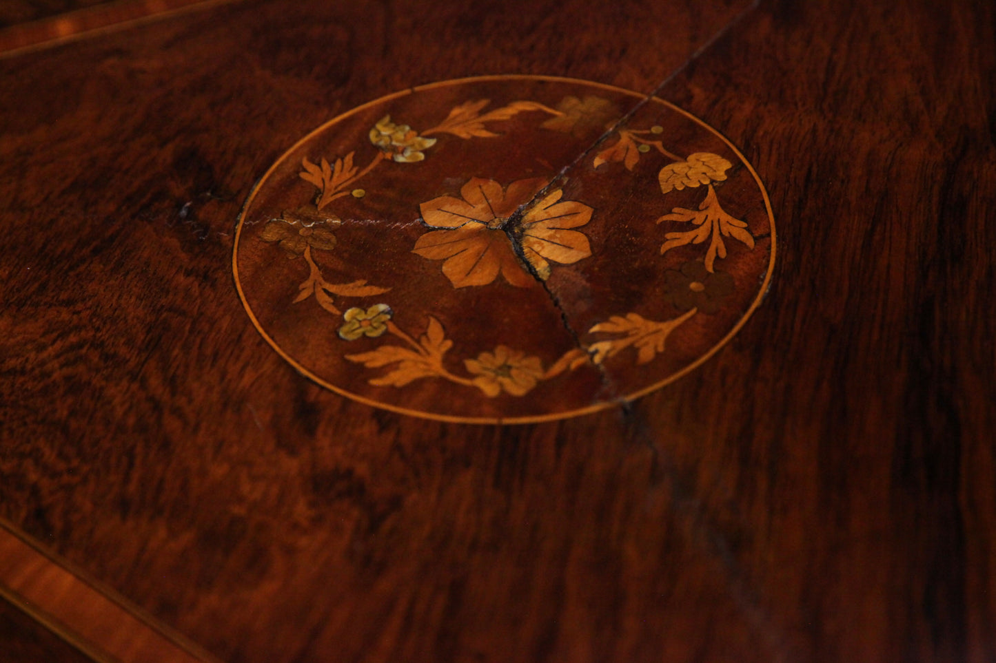 Victorian Inlaid Rosewood And Mahogany Tripod Drop Leaf Table FREE UK Delivery. SBR4375/0912V4