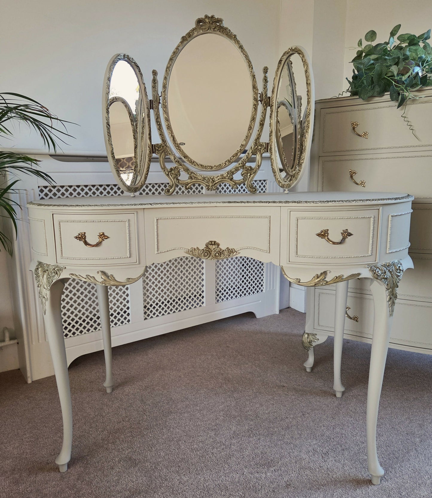 French Louis Style Dressing Table with Mirror