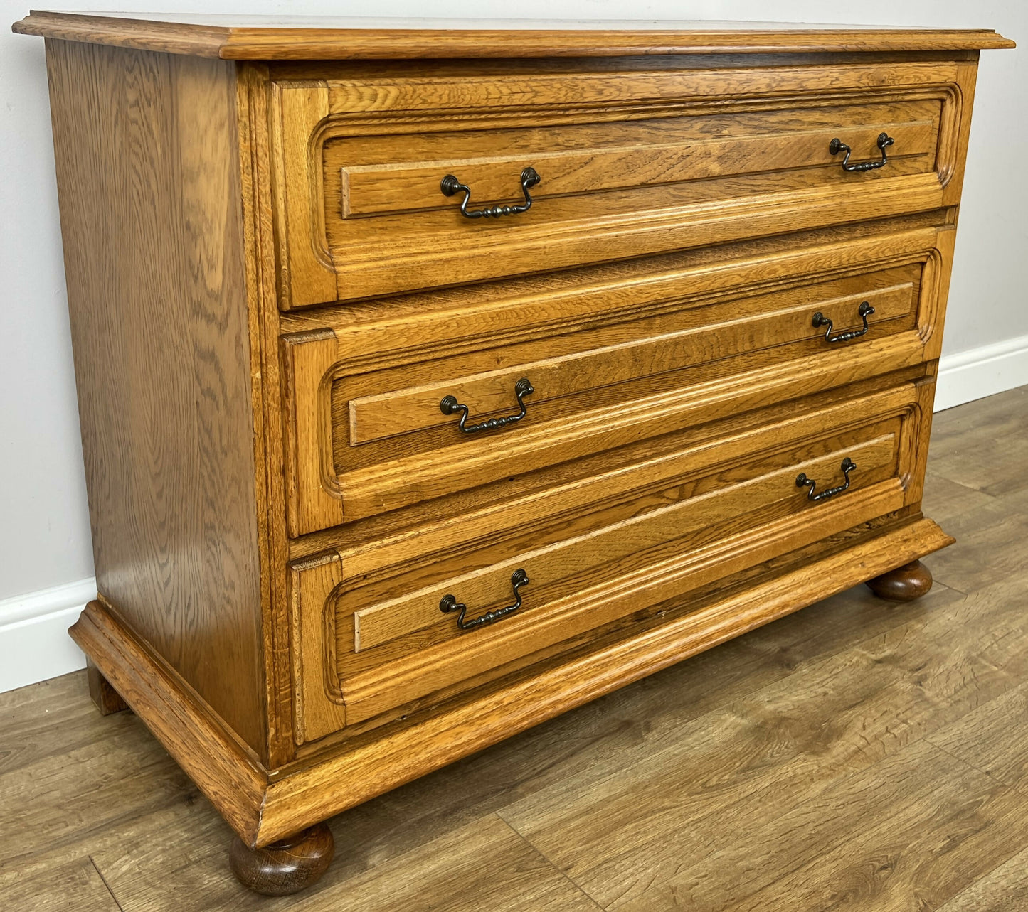 Chest of Drawers Vintage French Style 3 Drawers Carved Storage Cabinet LOT 6287