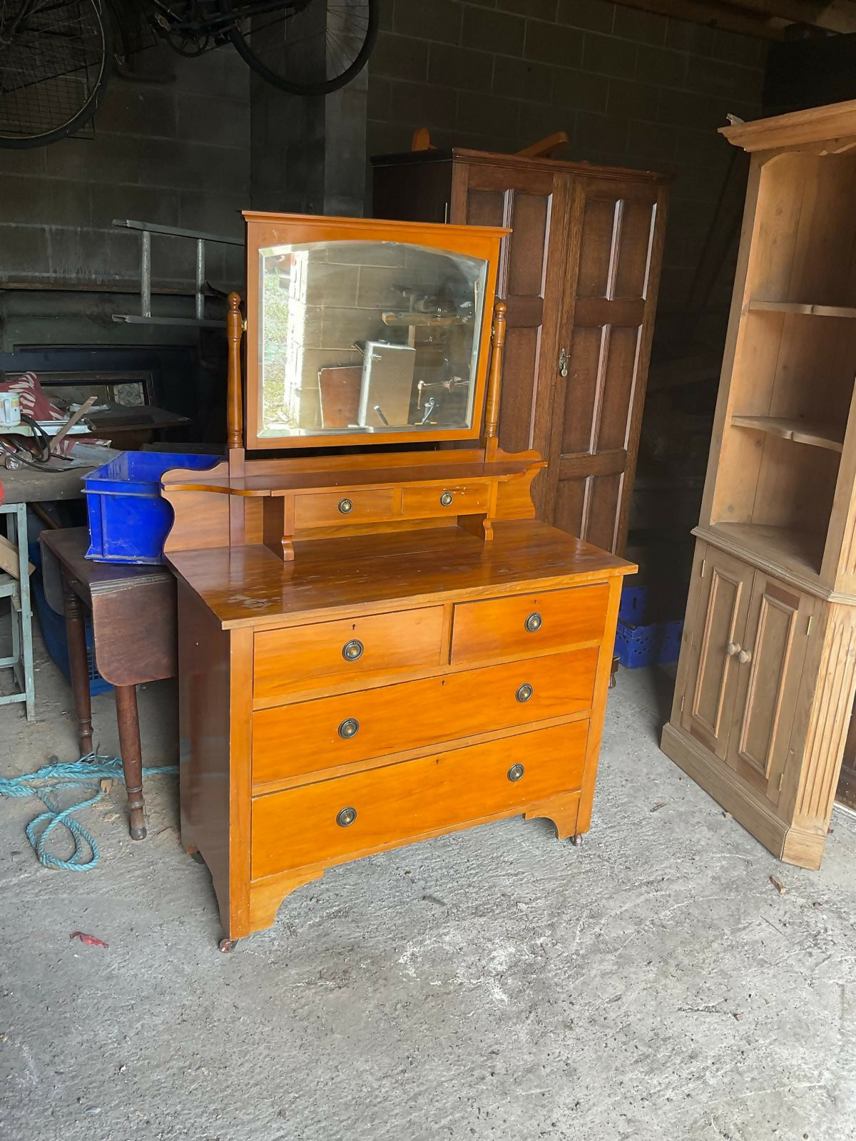 Vintage Chest of Drawers With Mirror