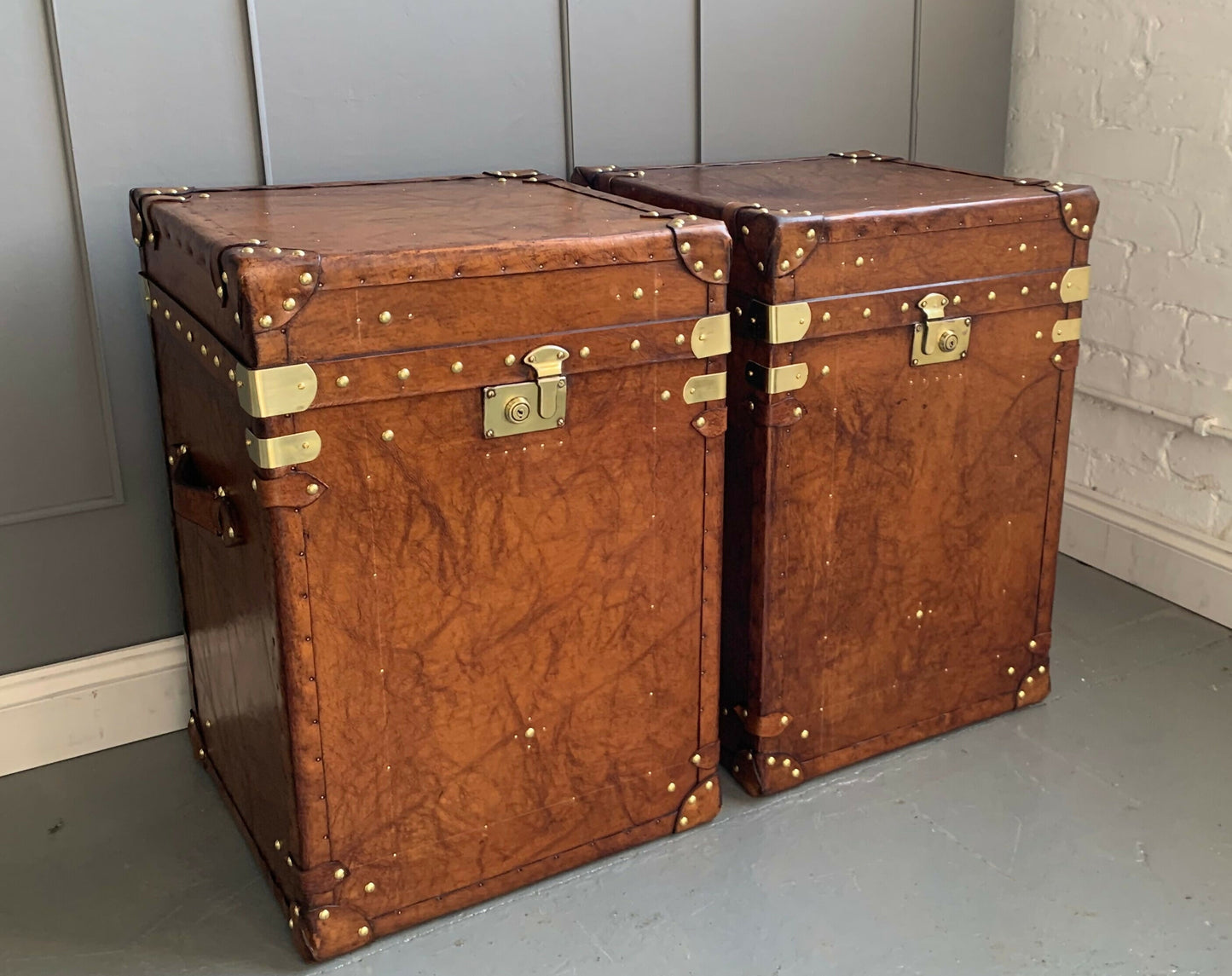 End Table Leather Colonial British Travel Trunks