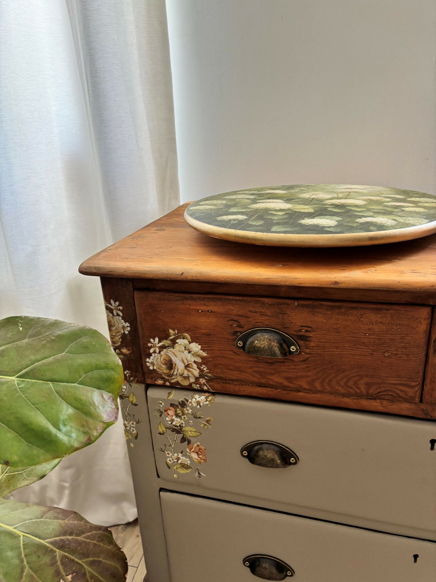 Victorian chest of drawers
