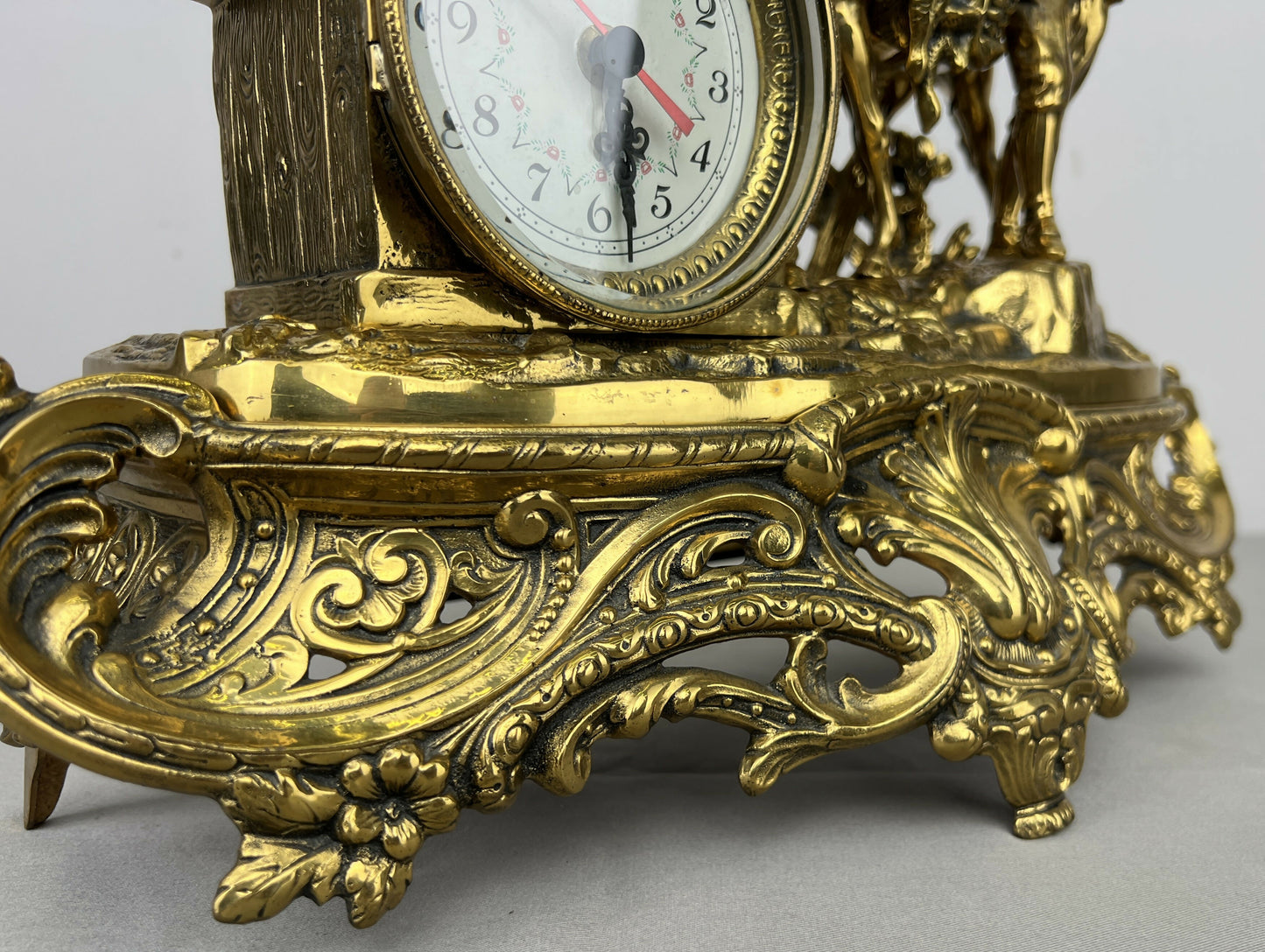 Clock Vintage French Style Quartz Ornate Horse Figure Mantel Clock LOT 6435
