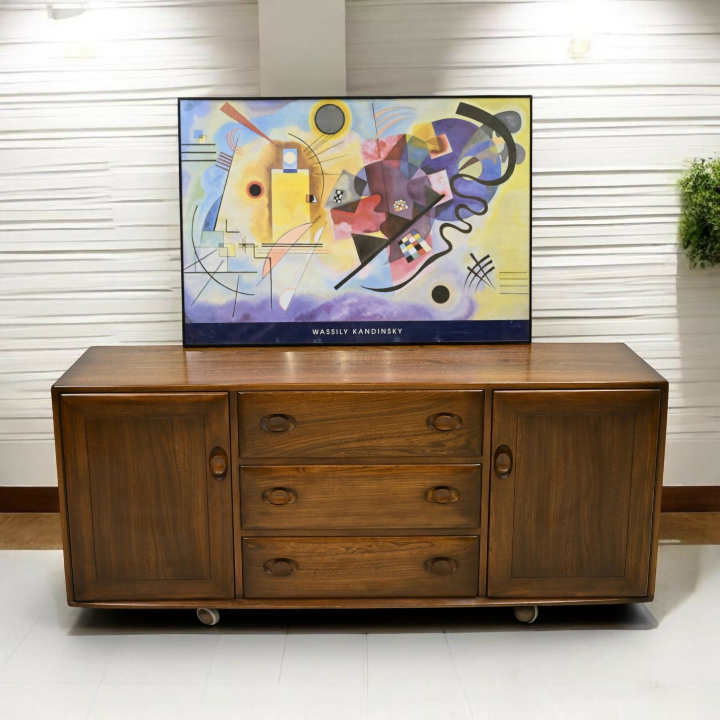 Ercol Windsor Sideboard Model Number 455 Natural Golden Dawn FREE UK Delivery*