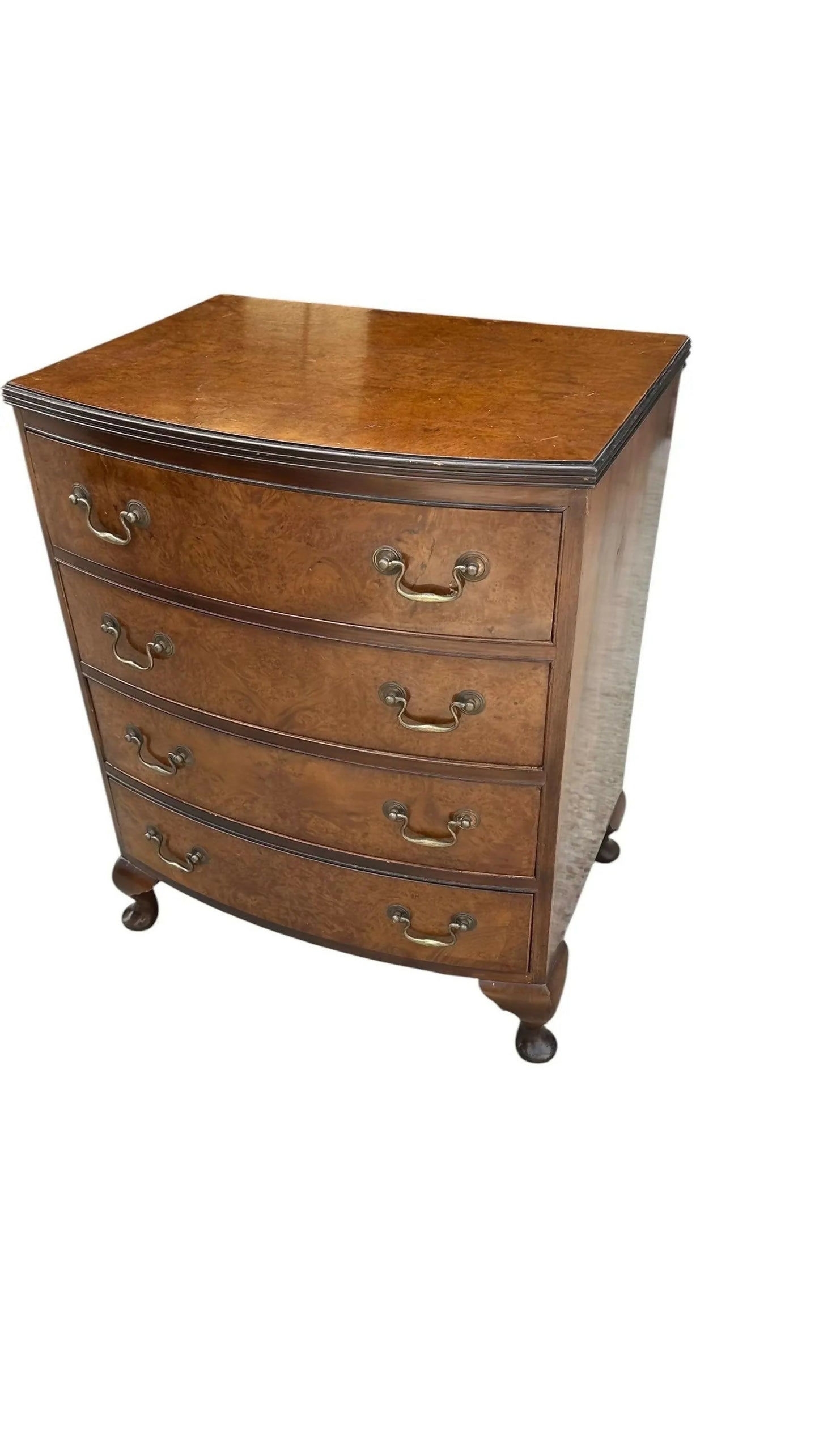 Vintage Georgian style Walnut chest of drawers / bedside table