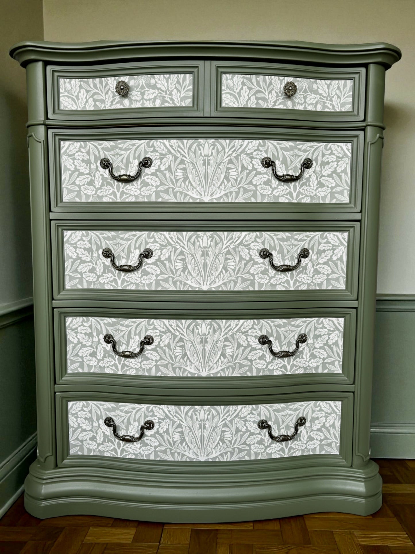 William Morris Style Large chest of drawers. Wood. Handpainted, with decoupage.