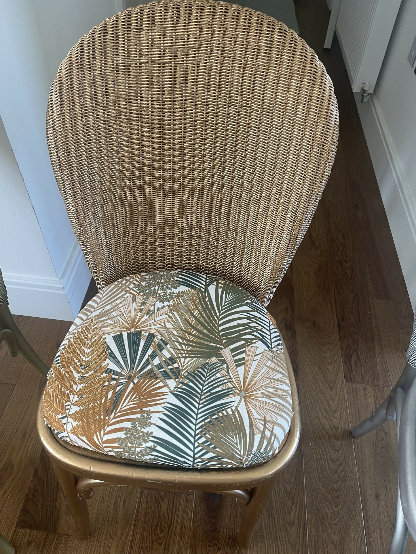 Dining room chairs. Lloyd loom any colour any material. Just message. See sample