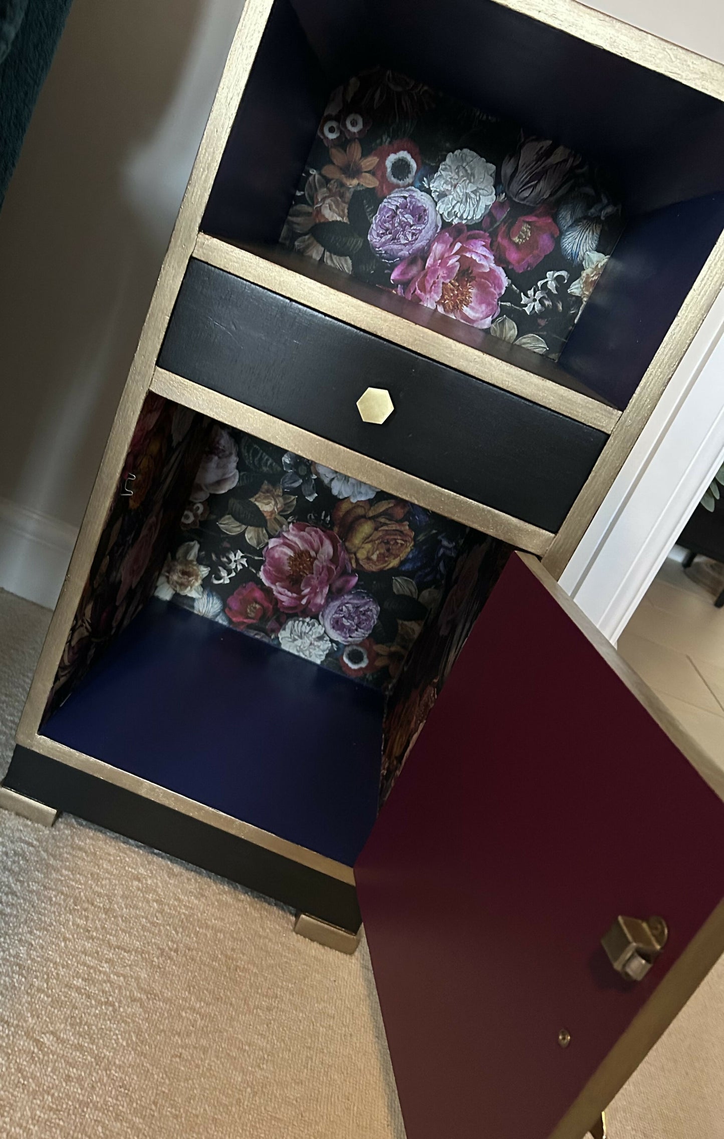 Art deco side table