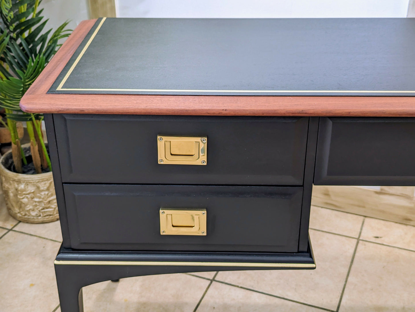 Stag minstrel black/ gold dressing table/desk