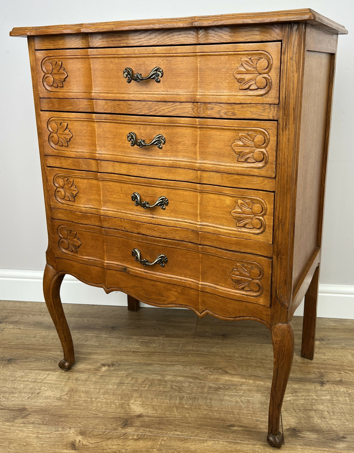 Chest of Drawers Vintage French Louis Oak 4 Drawers Carved Cabinet LOT 6299