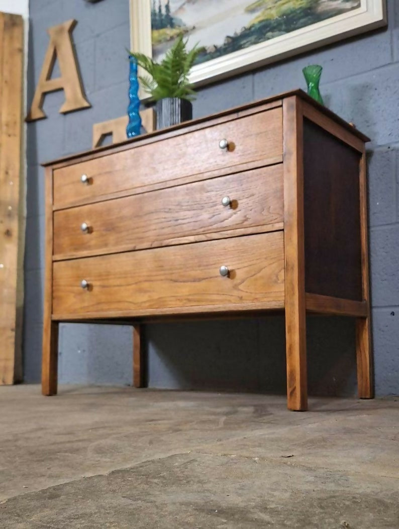 Chest of drawers ~ Oak ~ Vintage ~ Mid Century