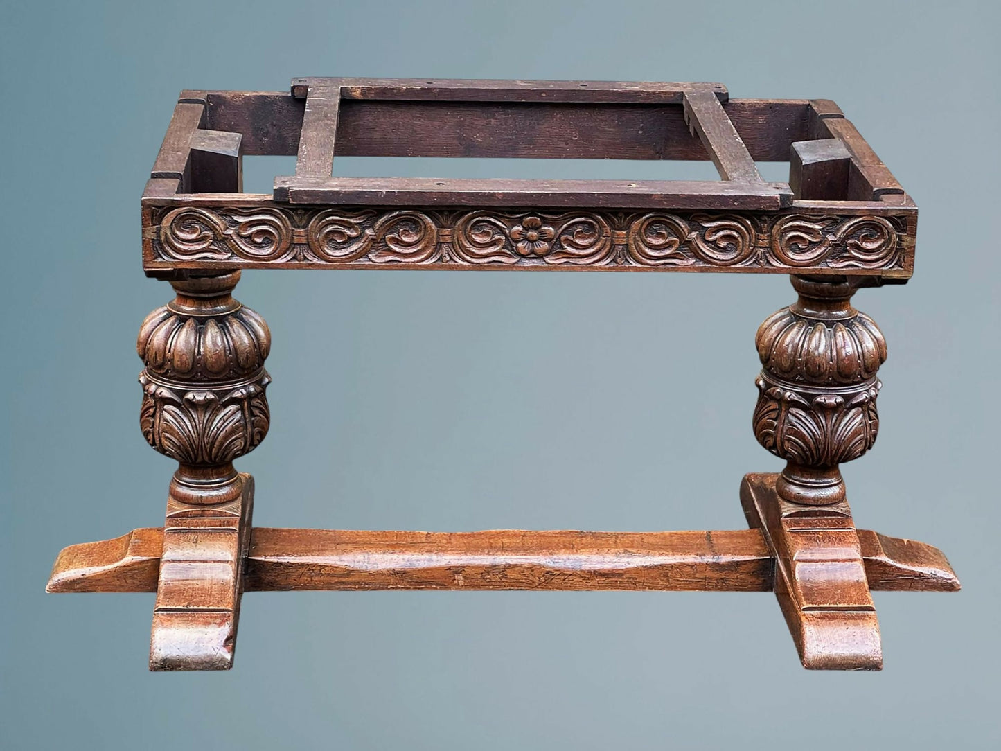 Large Oak Draw Leaf Dining Table