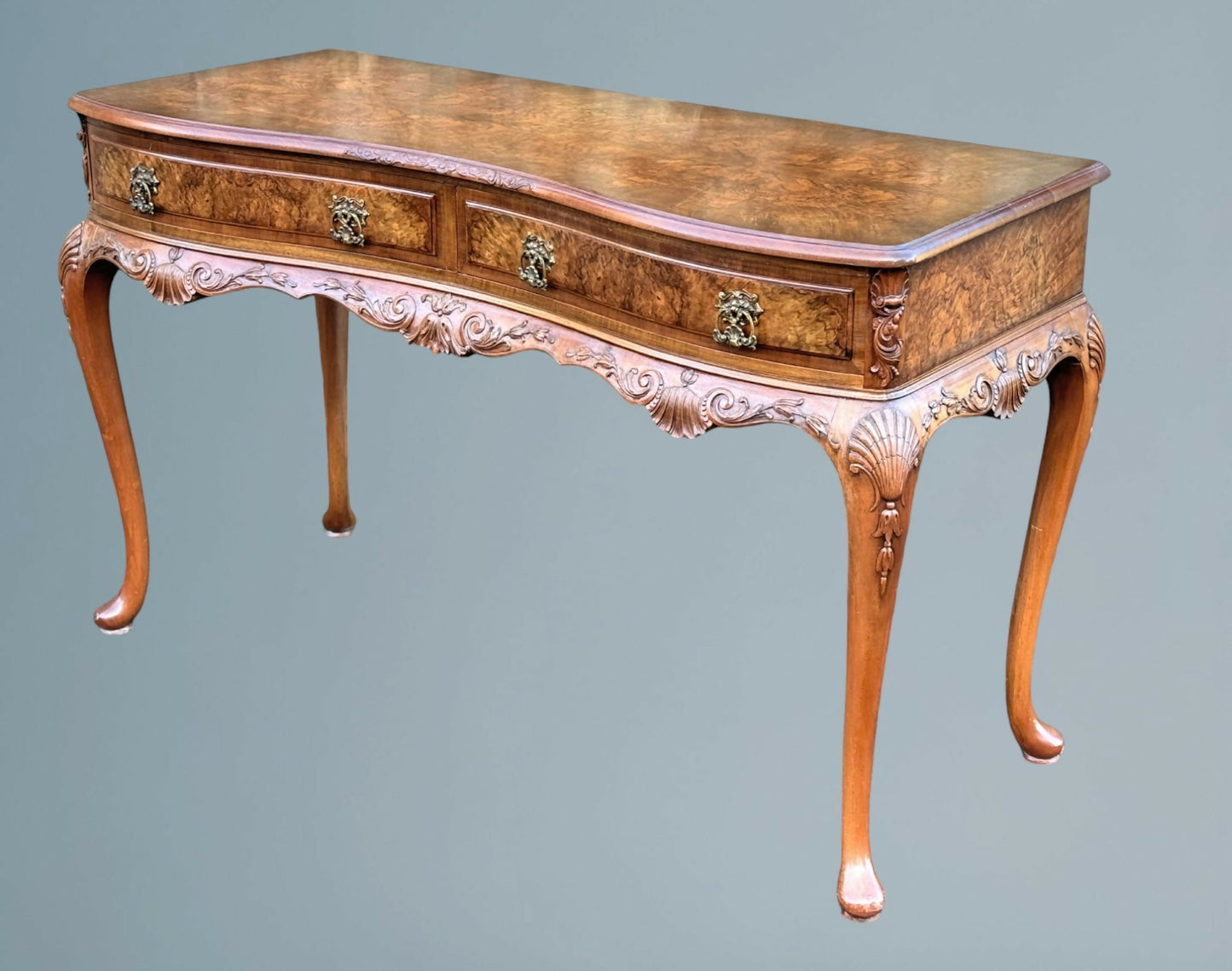 Good Quality Queen Anne Style Burr Walnut Serving Side Table